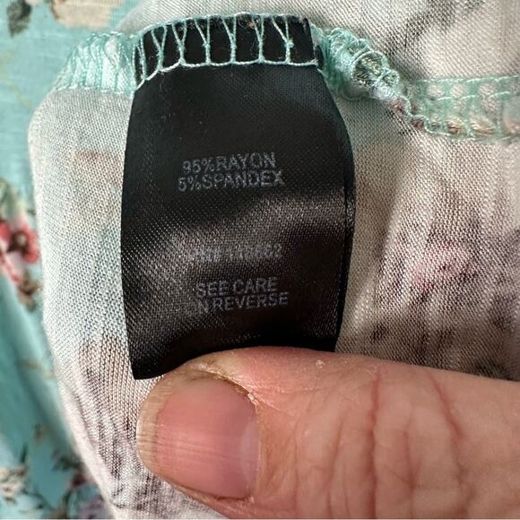 Torrid floral tunic, top, empire, cut ruffle, cap sleeve bohemian plus size - Picture 6 of 10